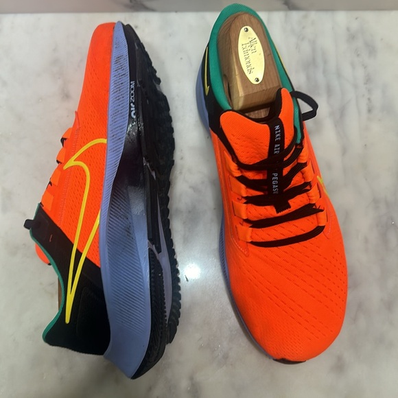 Nike Pegasus Air 38 Hyper Crimson Size 9.5 - Picture 3 of 9